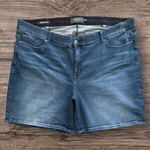 Torrid Bombshell Skinny Denim Shorts Dark Wash Stretch High Rise Plus 30